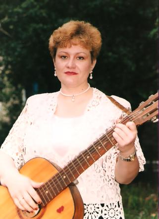 Авторские песни под гитару барда Эллы Небылициной.